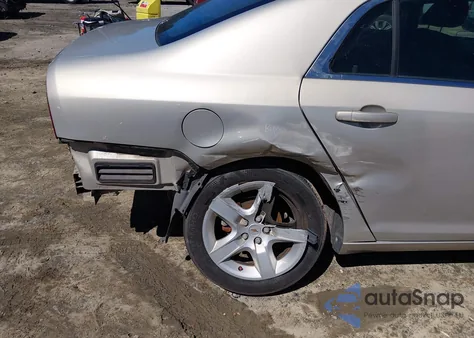 2010 Chevrolet Malibu Ls z USA, uszkodzony, nr VIN 1G1ZB5EB0AF129825